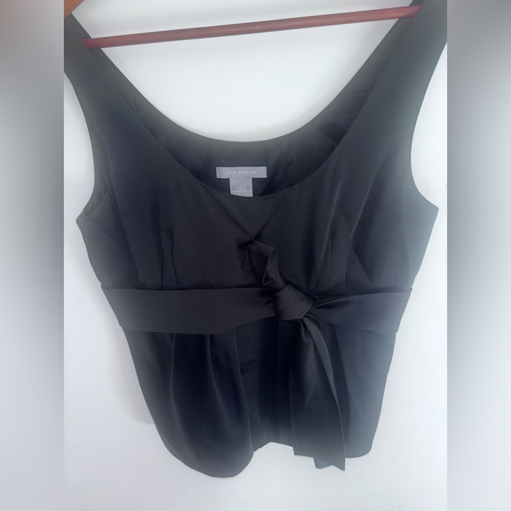 Ann Taylor Black Sleeveless Blouse with Waist Tie Size: 6